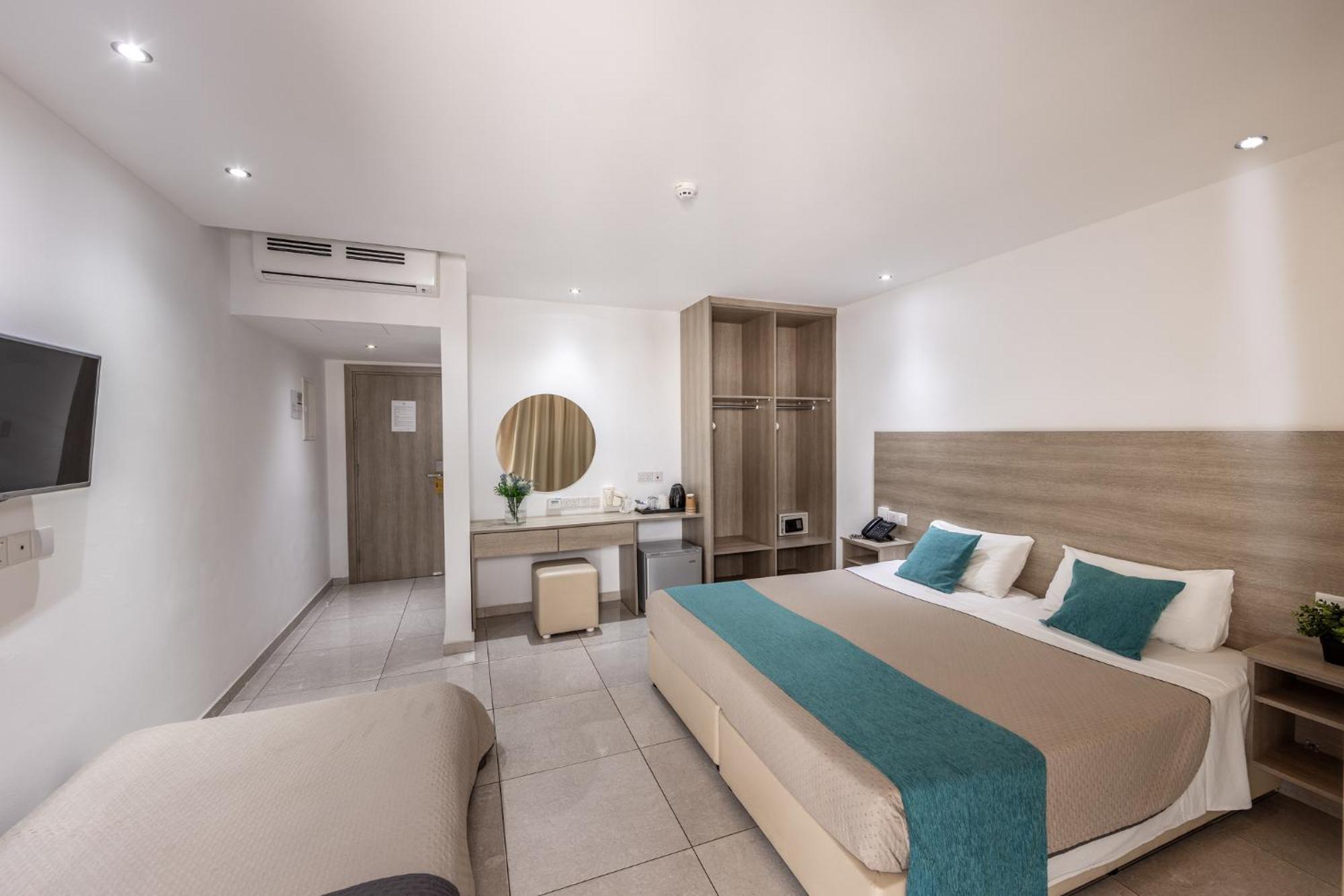 Milea Hotel أيا نابا الغرفة الصورة