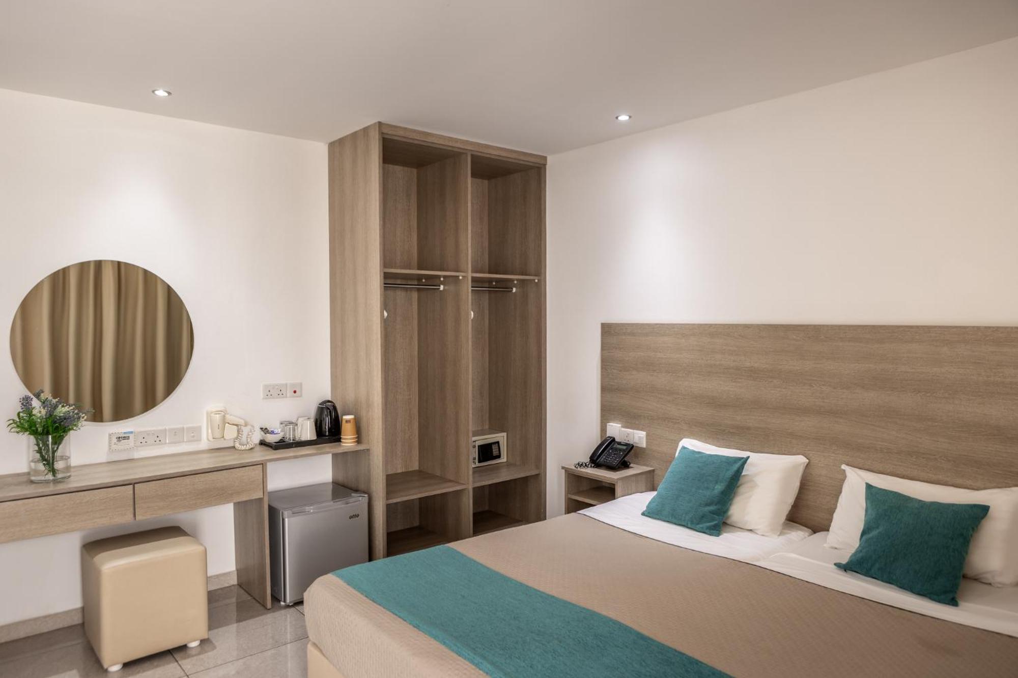 Milea Hotel أيا نابا الغرفة الصورة