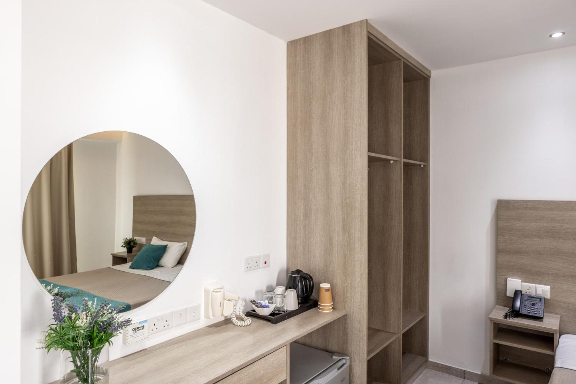 Milea Hotel أيا نابا الغرفة الصورة